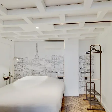 Chez Colette Canal St Martin * Paris