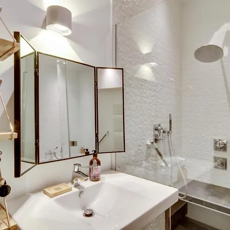 Apartment Chez Colette Canal St Martin *